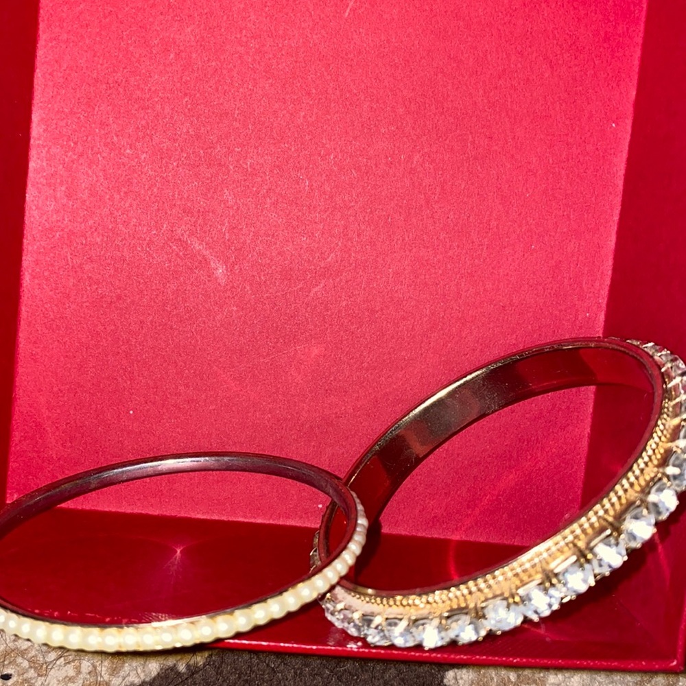 2 bracelets